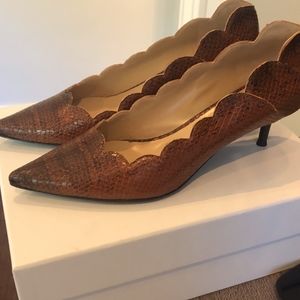 So beautiful!! brand new Chloe kitten heels